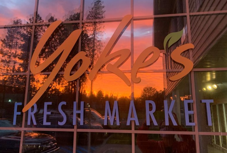 Yoke's Fresh Market Visit Wallace Idaho