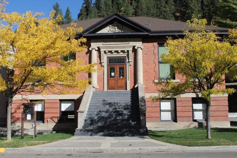 library 768x512