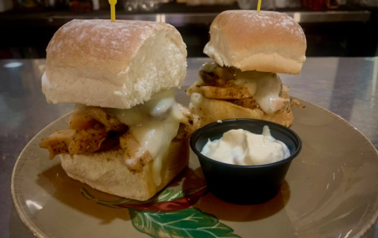 Cogs 2 smoked chicken sliders 768x485