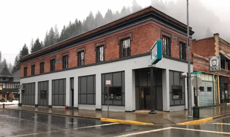 Silver Corner Front 768x456