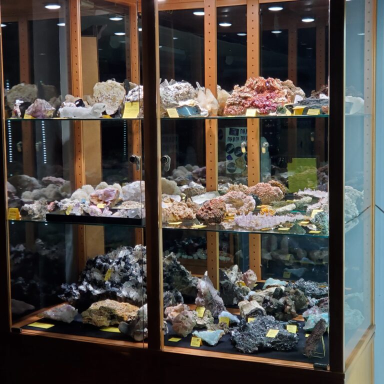 422830101 1274100870199084 3947987854891310602 n JGems 768x768